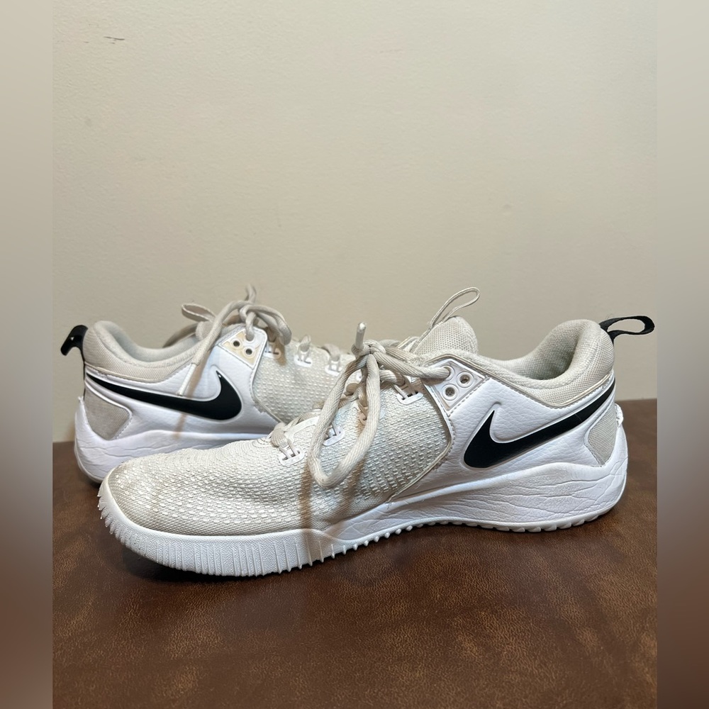 Nike tennis shoes